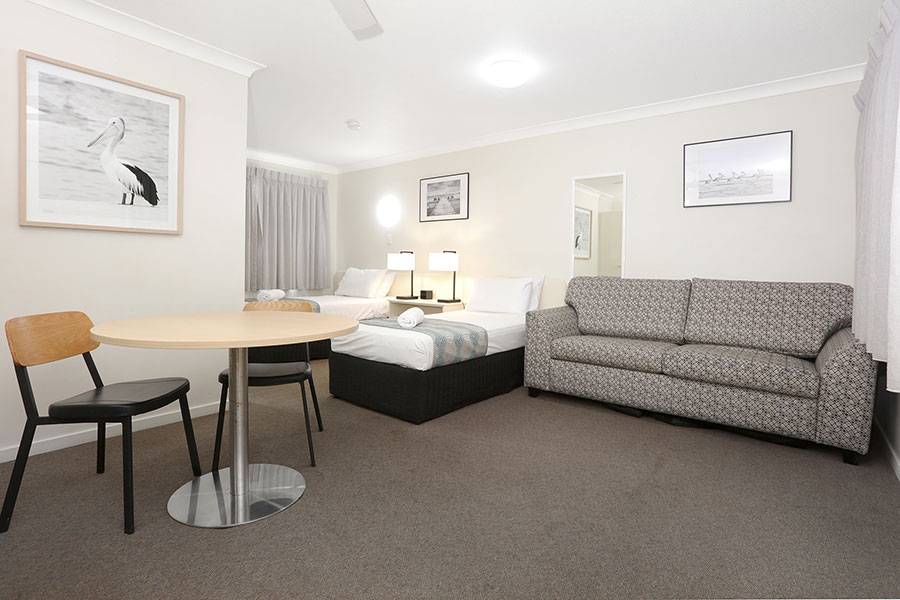 Southport Motel & Apartments | Affordable Motel Accommodation | 2 Single Beds & Sofa Bed